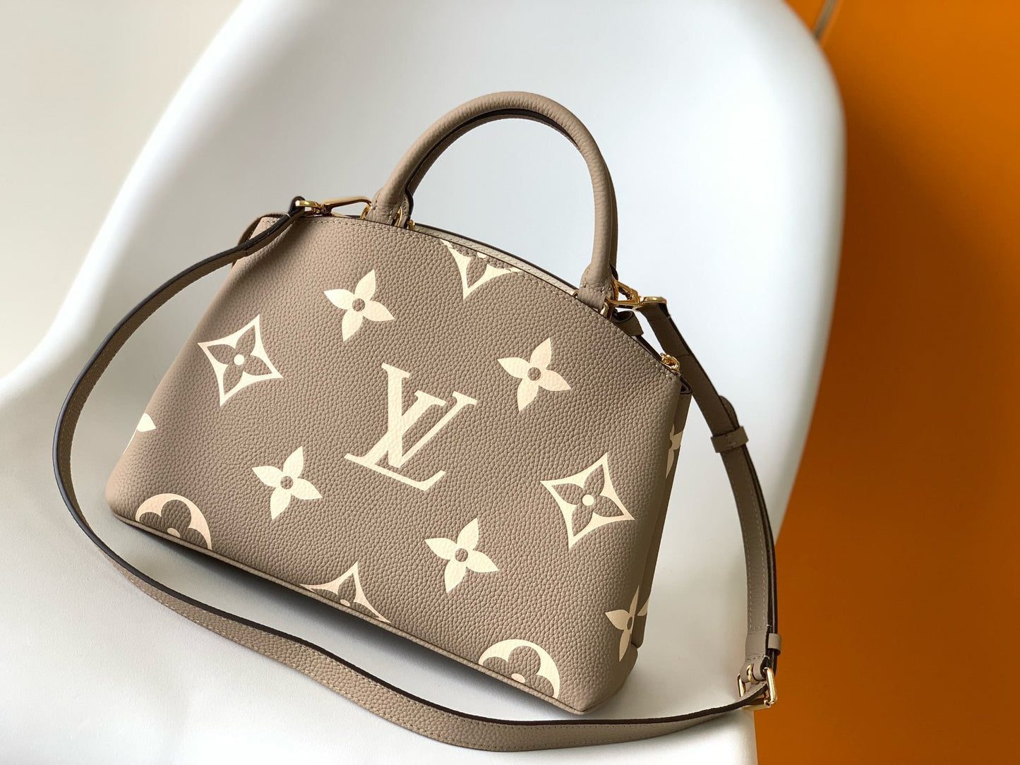 Louis Vuitton M58914 Petit Palais