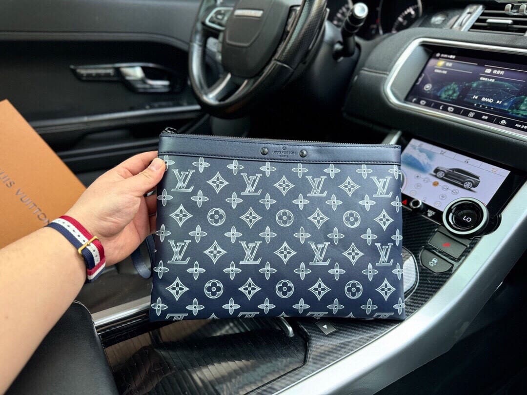 Louis Vuitton M83382 Pochette To-Go