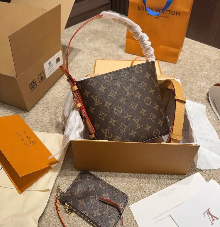 Louis Vuitton M12925 All In BB
