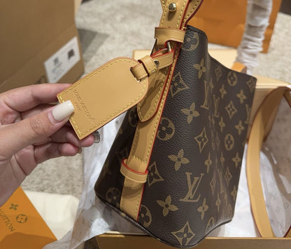 Louis Vuitton M12925 All In BB