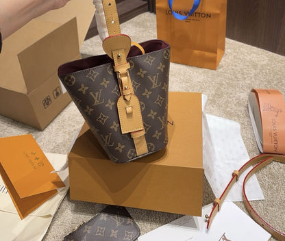 Louis Vuitton M12925 All In BB