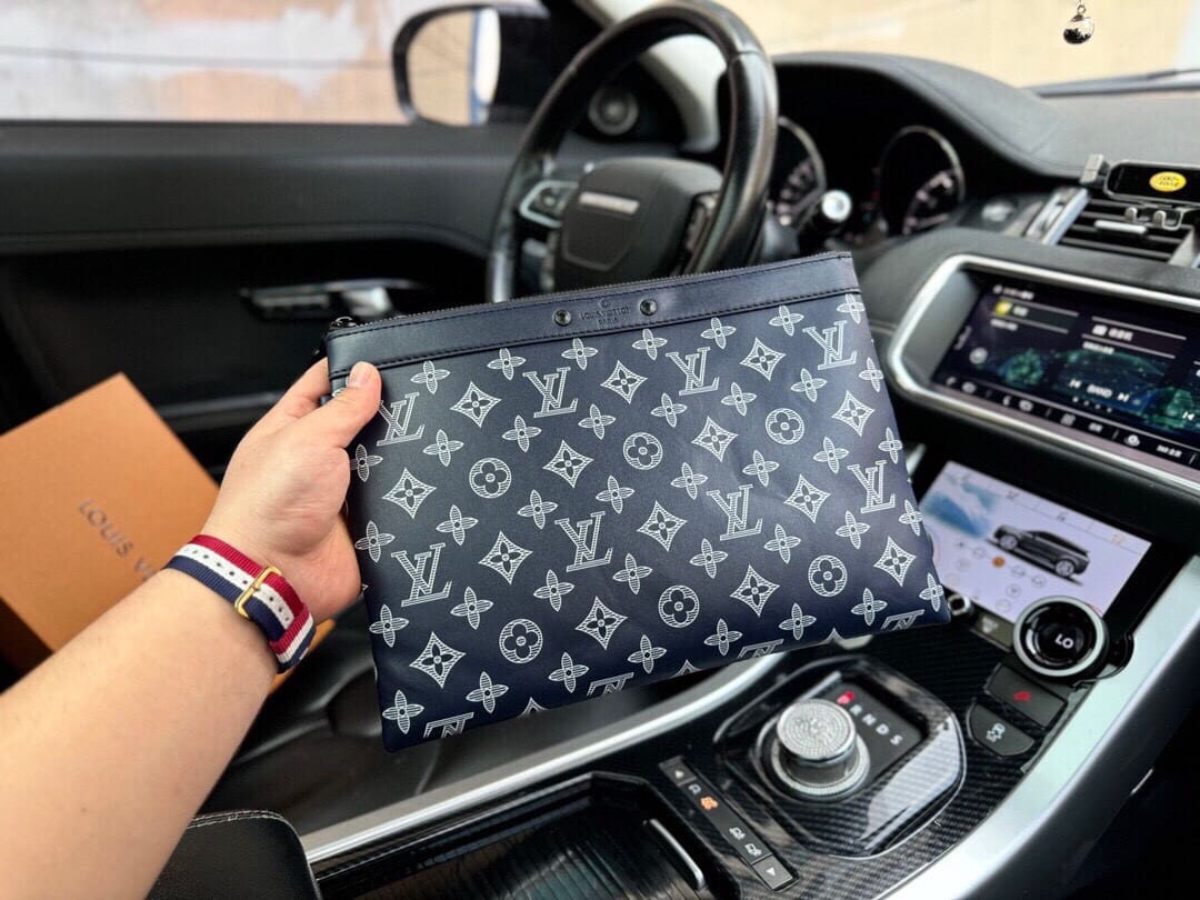 Louis Vuitton M83382 Pochette To-Go