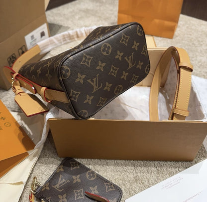 Louis Vuitton M12925 All In BB