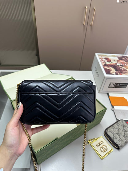 GUCCI GG Marmont super mini bag