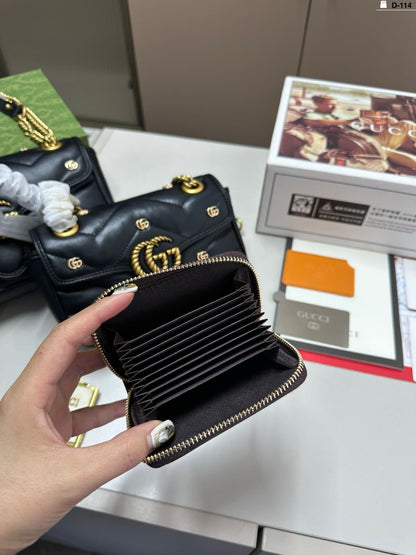 GUCCI GG Marmont super mini bag