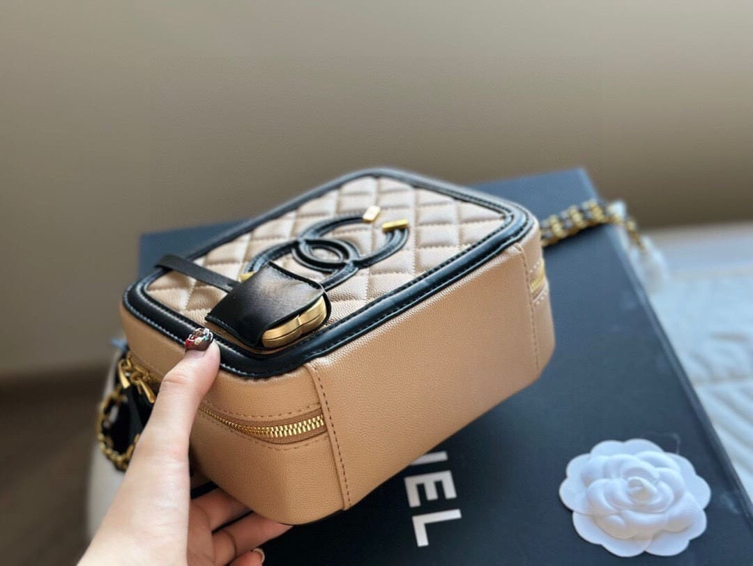 Chanel Caviar Quilted Medium CC Filigree Vanity Case Beige Black