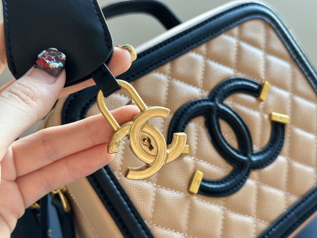 Chanel Caviar Quilted Medium CC Filigree Vanity Case Beige Black