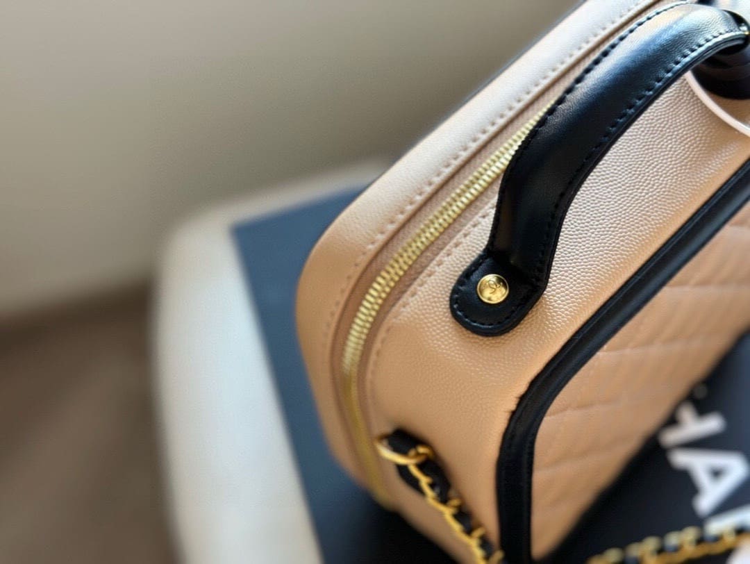 Chanel Caviar Quilted Medium CC Filigree Vanity Case Beige Black