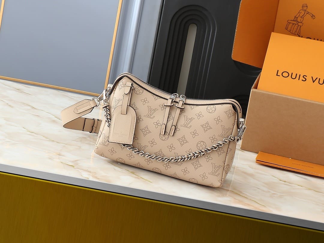 Louis Vuitton M24255 Hand It All PM