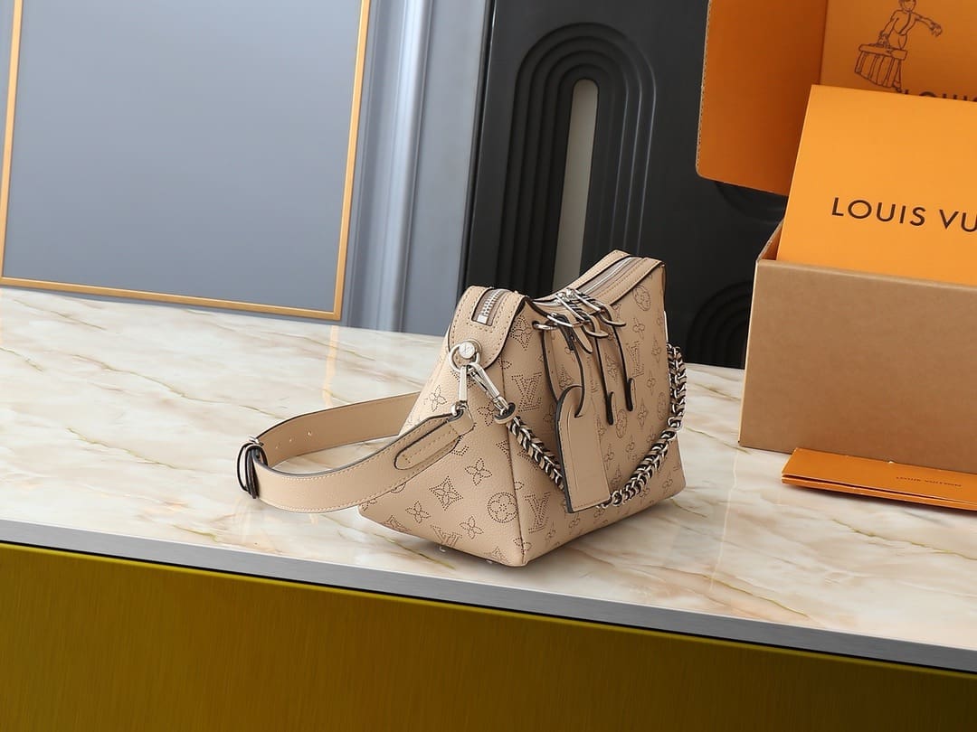 Louis Vuitton M24255 Hand It All PM