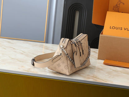 Louis Vuitton M24255 Hand It All PM