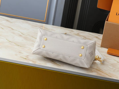 Louis Vuitton M13157 Hand It All PM