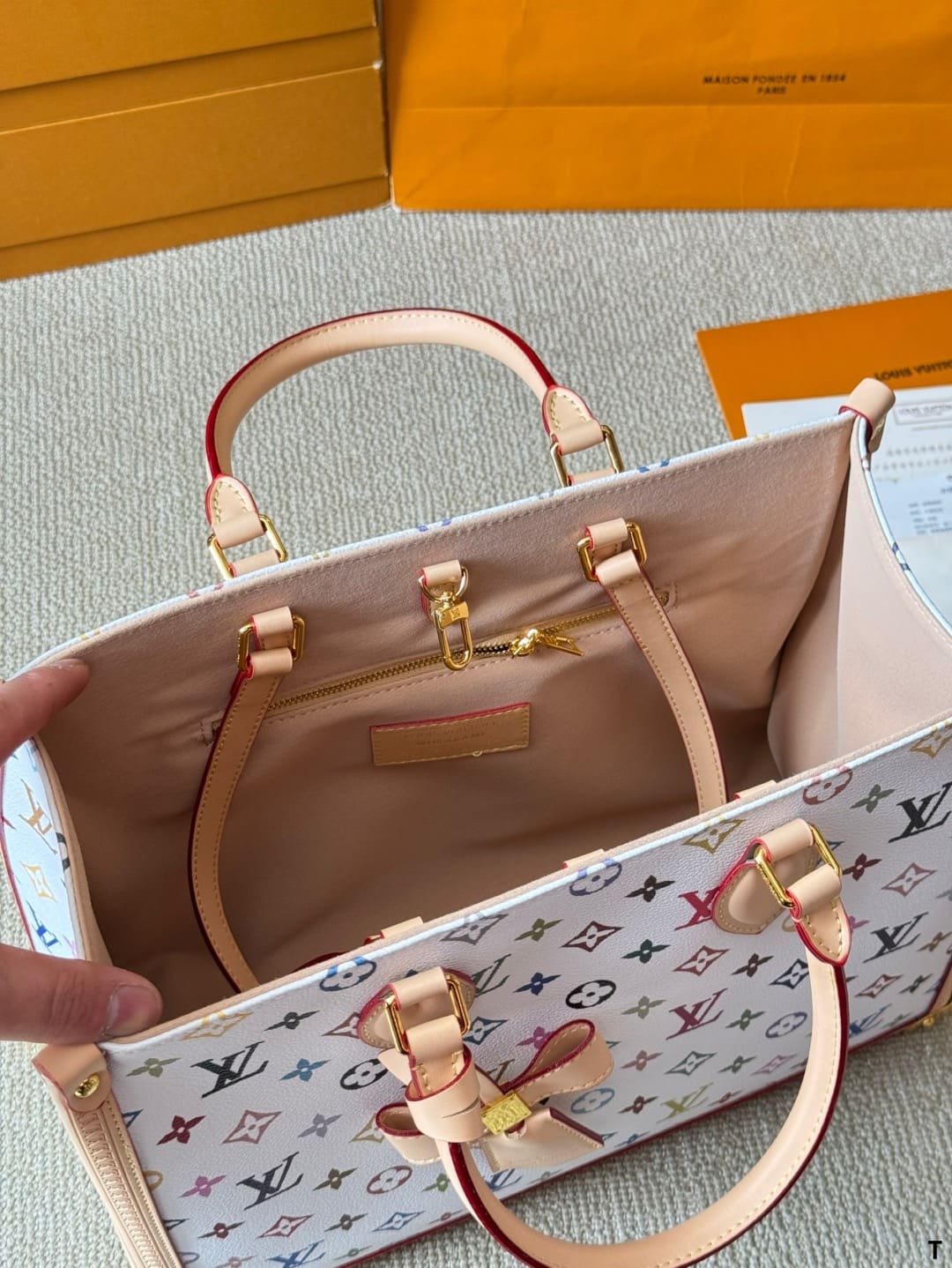 Louis Vuitton M13079 LV x TM OnTheGo MM