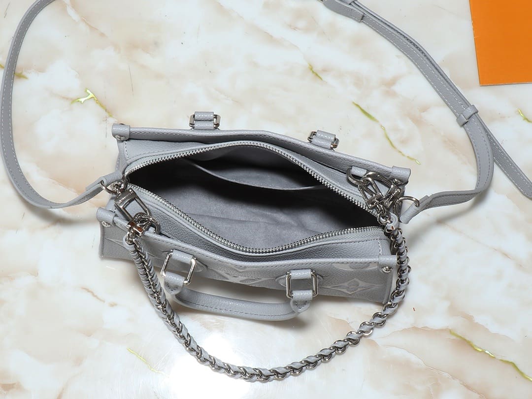 Louis Vuitton M14213 OnTheGo East West