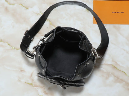 Louis Vuitton M13985 Noé Cargo