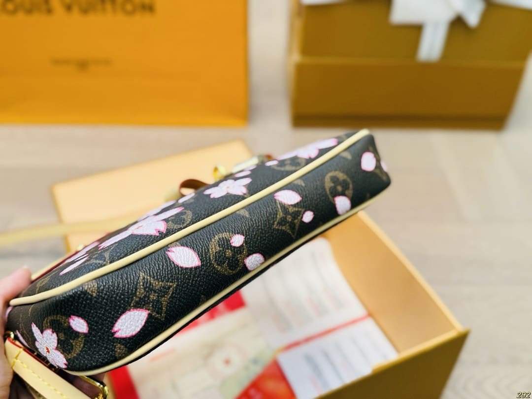 Louis Vuitton M13666 LV x TM POCHETTE ACCESSOIRES