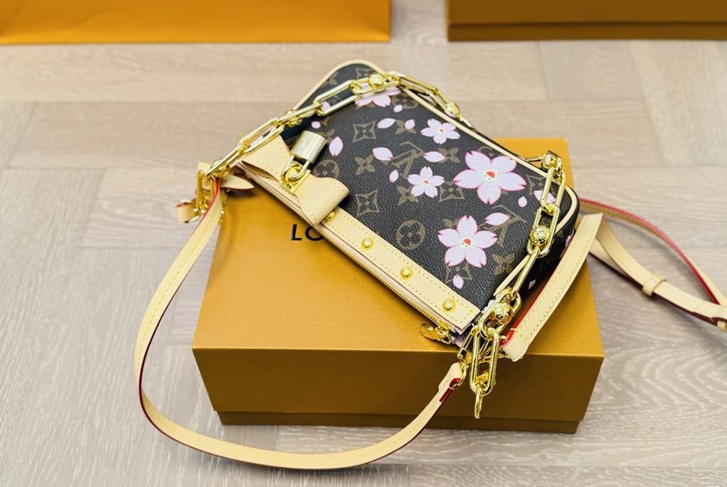 Louis Vuitton M13666 LV x TM POCHETTE ACCESSOIRES