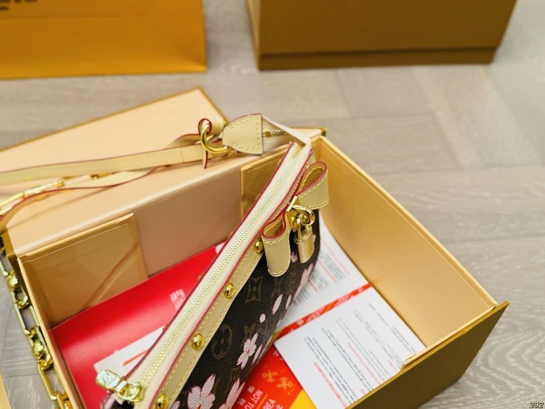 Louis Vuitton M13666 LV x TM POCHETTE ACCESSOIRES