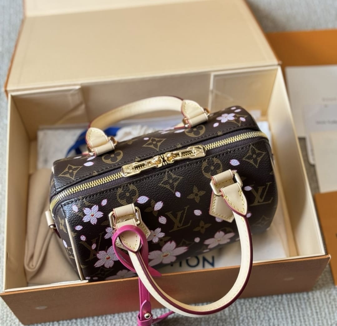 Louis Vuitton M14174 LV x TM SPEEDY BANDOULIÈRE 25