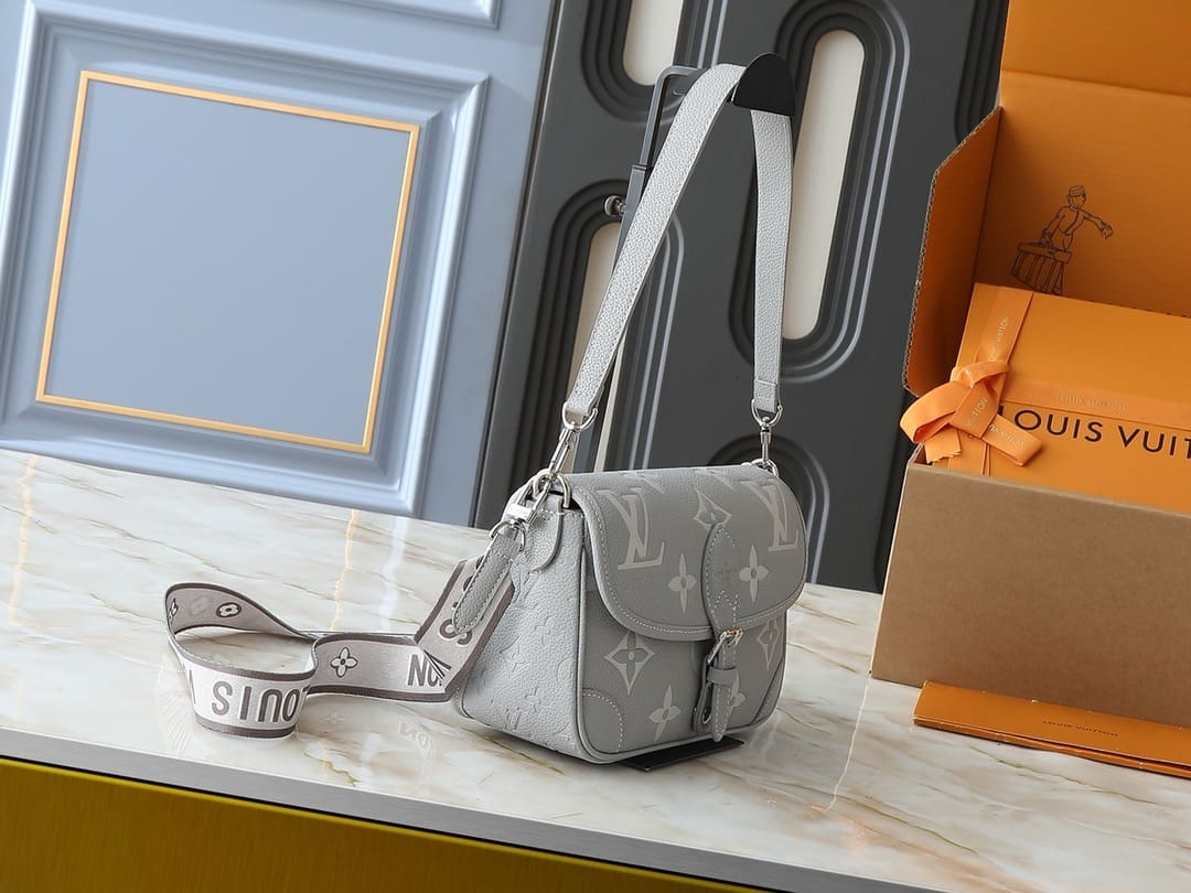 Louis Vuitton M14214 Diane