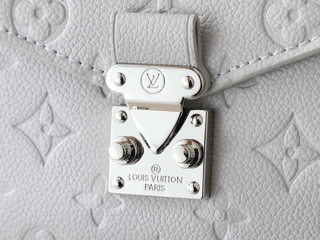 Louis Vuitton M13481 Pochette Métis