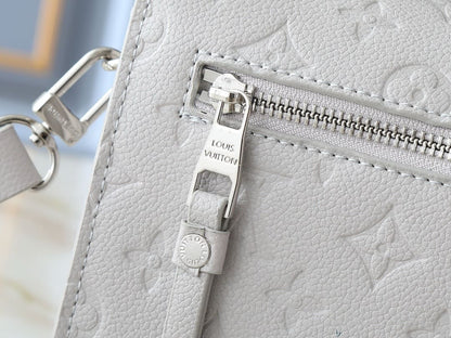 Louis Vuitton M13481 Pochette Métis