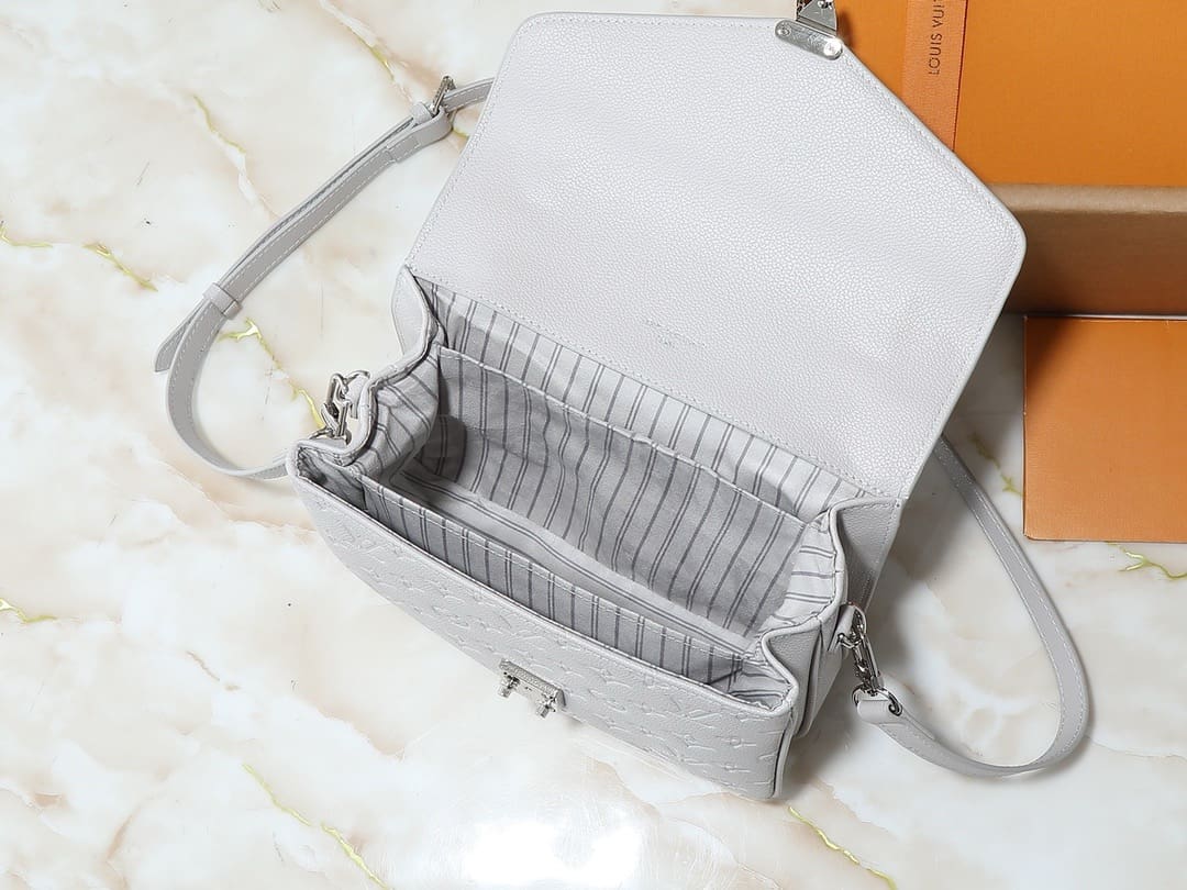 Louis Vuitton M13481 Pochette Métis