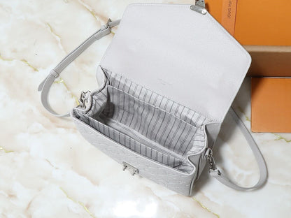 Louis Vuitton M13481 Pochette Métis