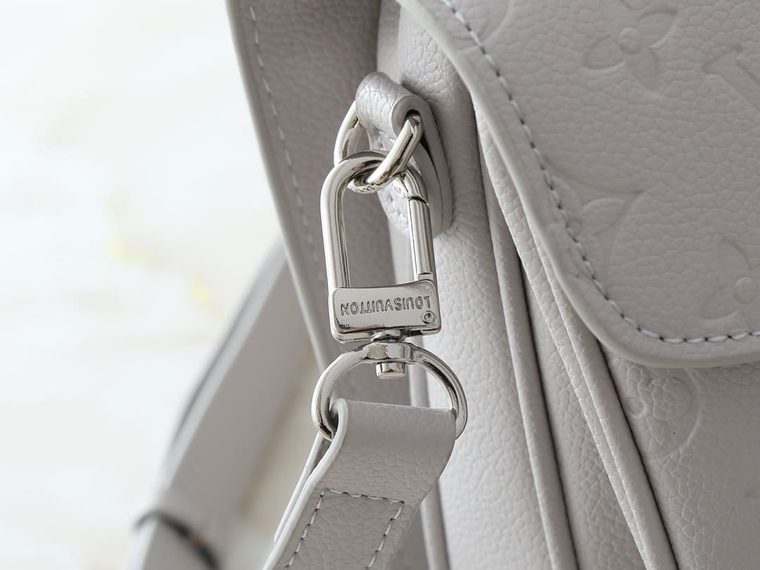 Louis Vuitton M13481 Pochette Métis