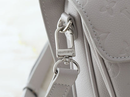 Louis Vuitton M13481 Pochette Métis