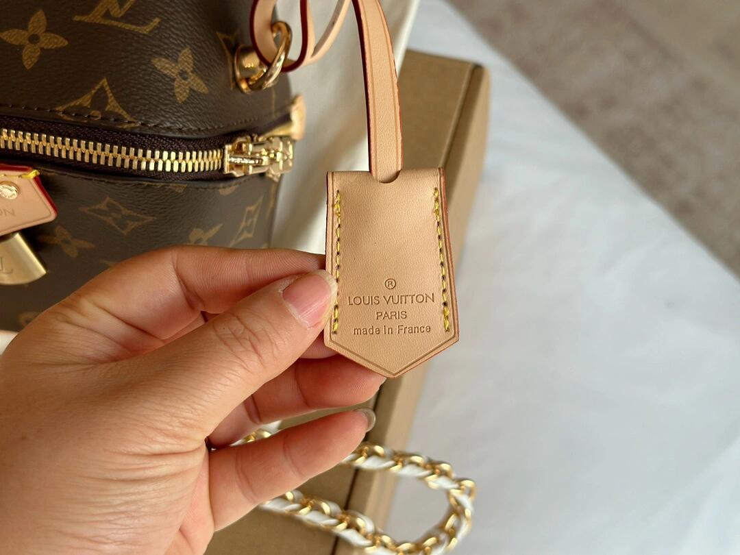 Louis Vuitton M47096 Just In Case