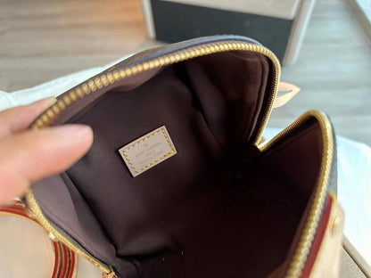 Louis Vuitton M47096 Just In Case