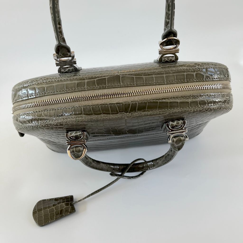 Kwanpen crocodile green pandora bag