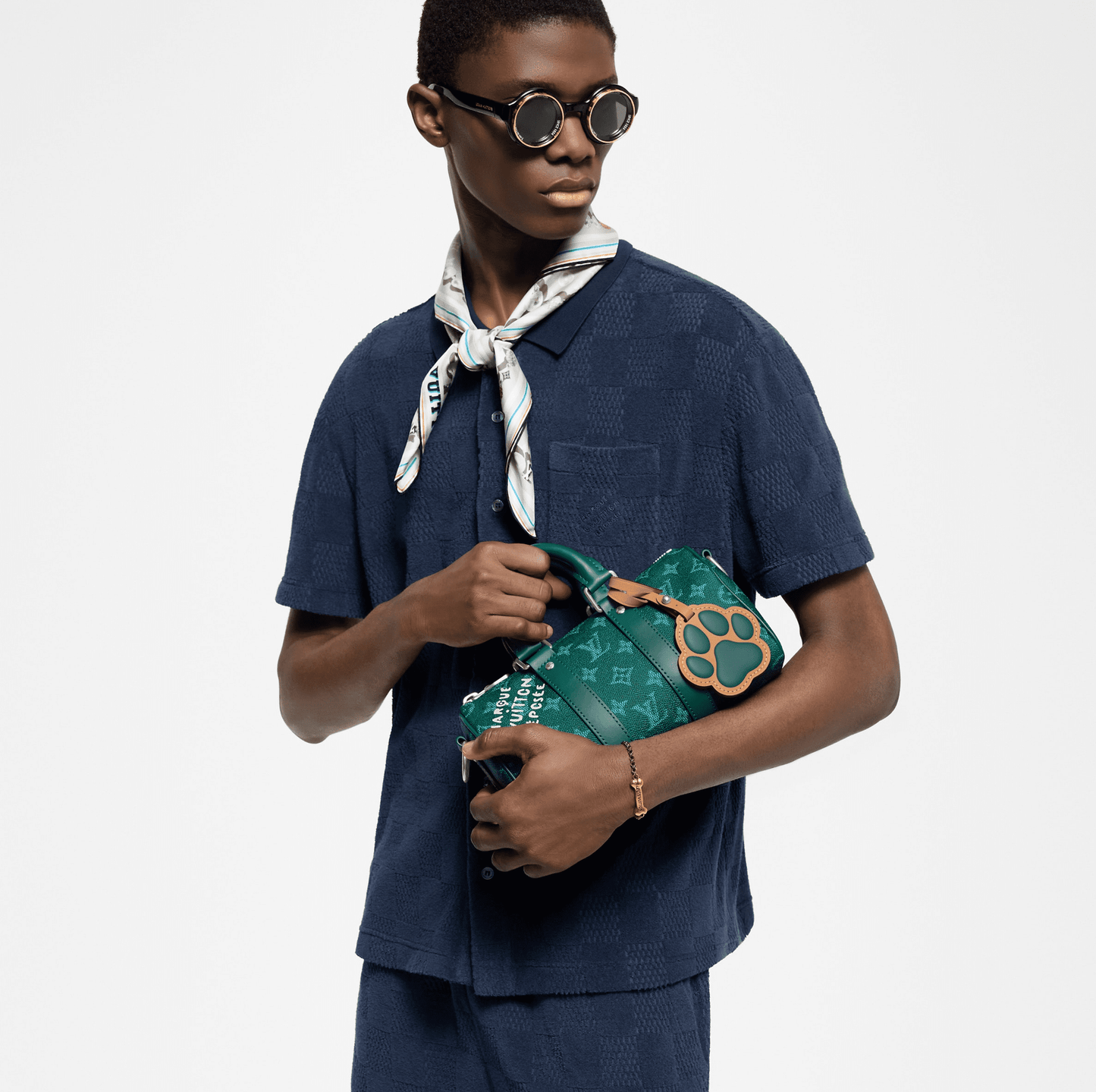 Louis Vuitton M12684 Keepall Bandoulière 25