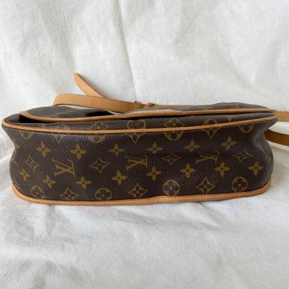 Louis Vuitton Menilmontant MM Messenger Bag