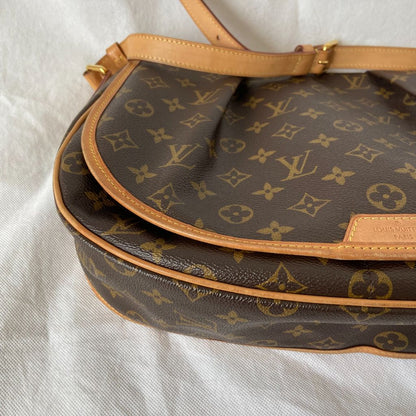 Louis Vuitton Menilmontant MM Messenger Bag
