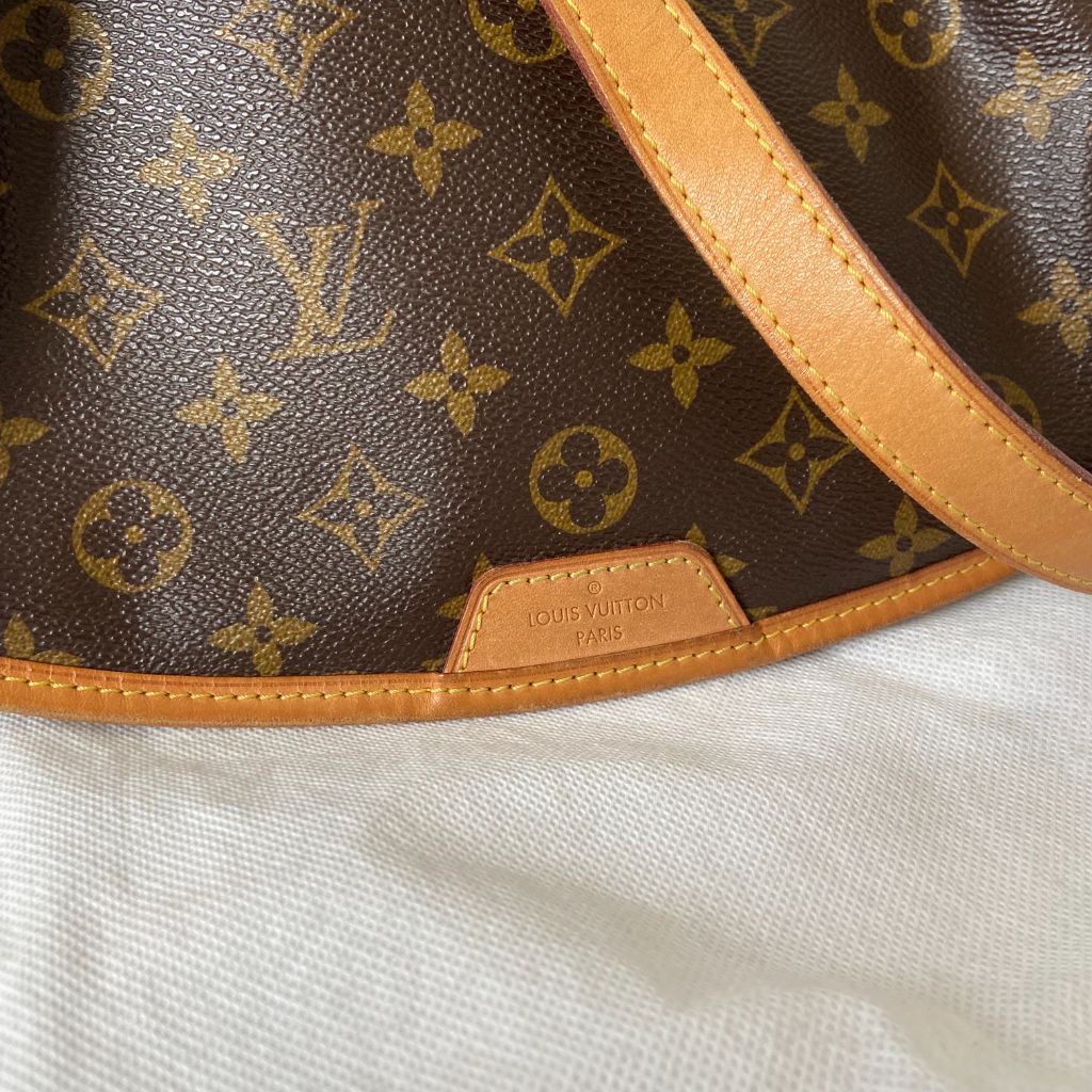Louis Vuitton Menilmontant MM Messenger Bag