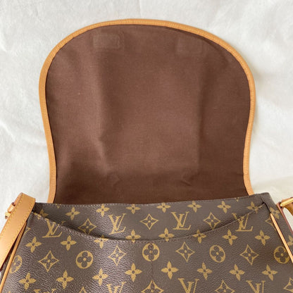 Louis Vuitton Menilmontant MM Messenger Bag