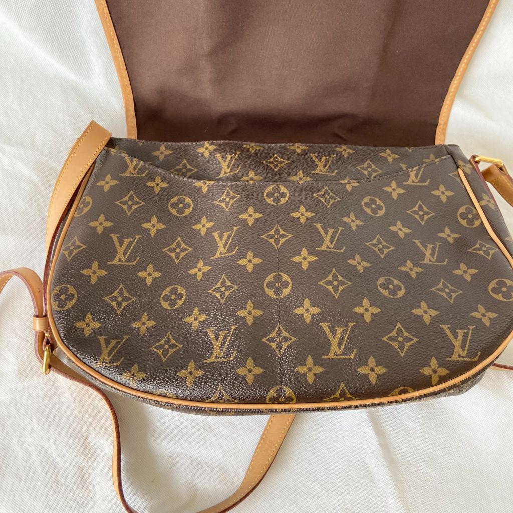 Louis Vuitton Menilmontant MM Messenger Bag