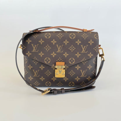 Louis Vuitton Monogram Canvas Pochette Metis Bag