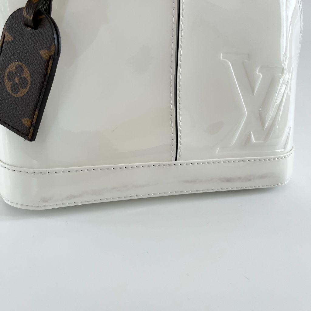 Louis Vuitton Vernis White Alma BB Bag