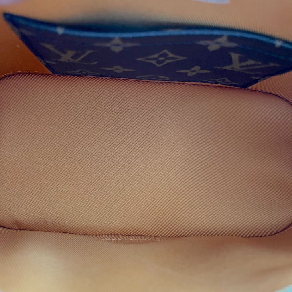 Louis Vuitton Vernis White Alma BB Bag