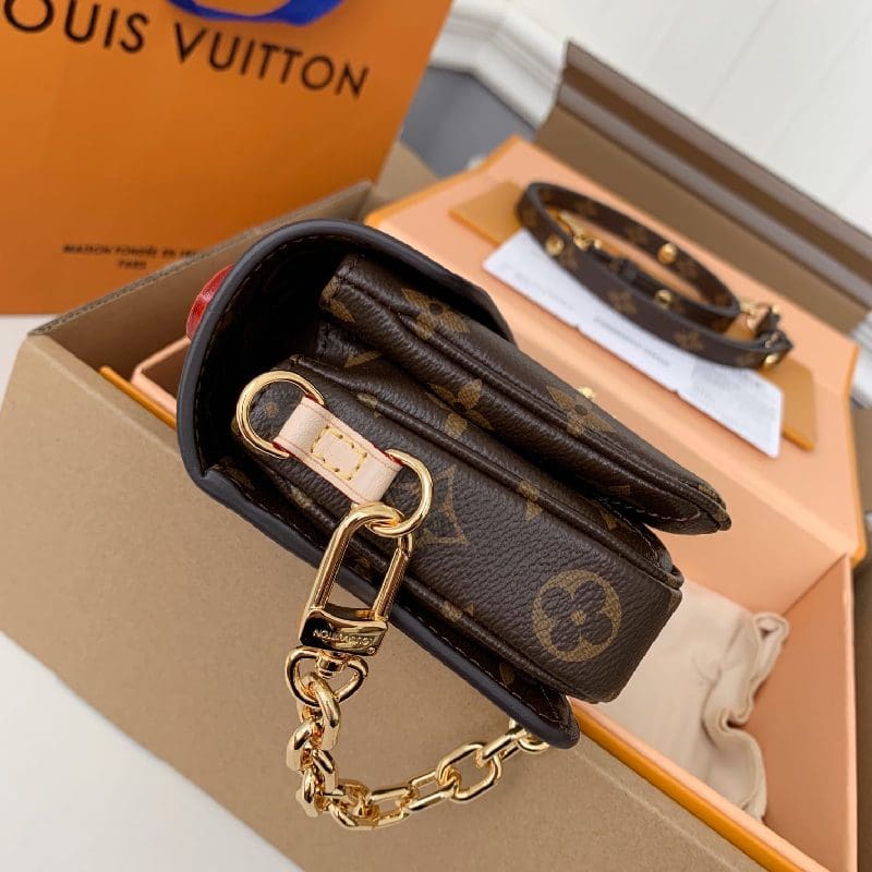 Louis Vuitton Pochette Métis East West M46279