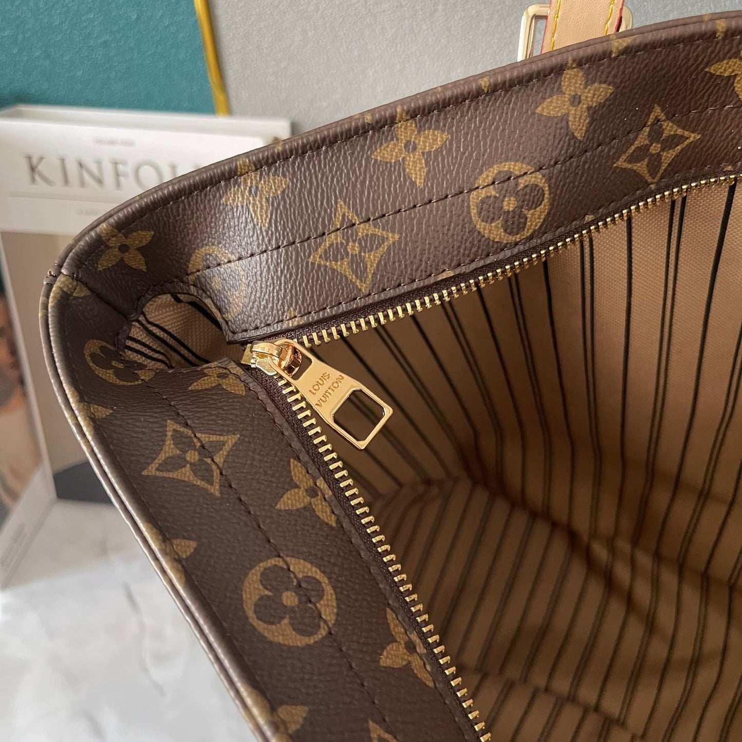 Louis Vuitton M47134 MEZZO