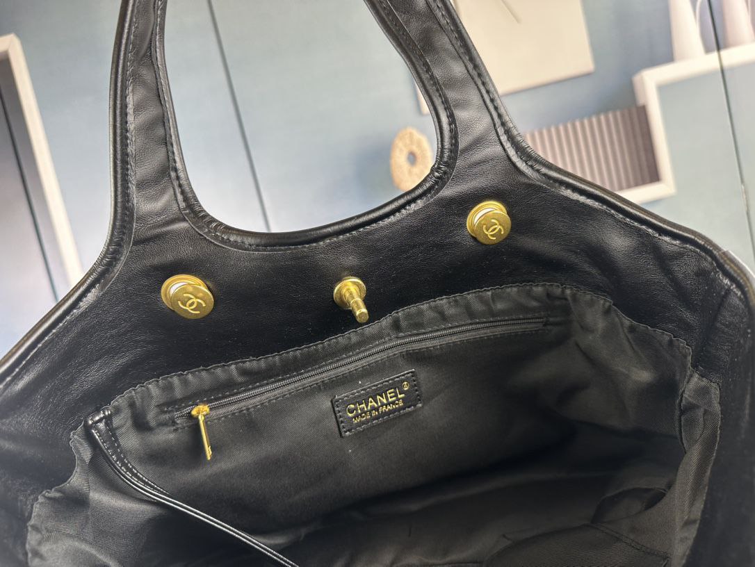 Chanel Tote Bag