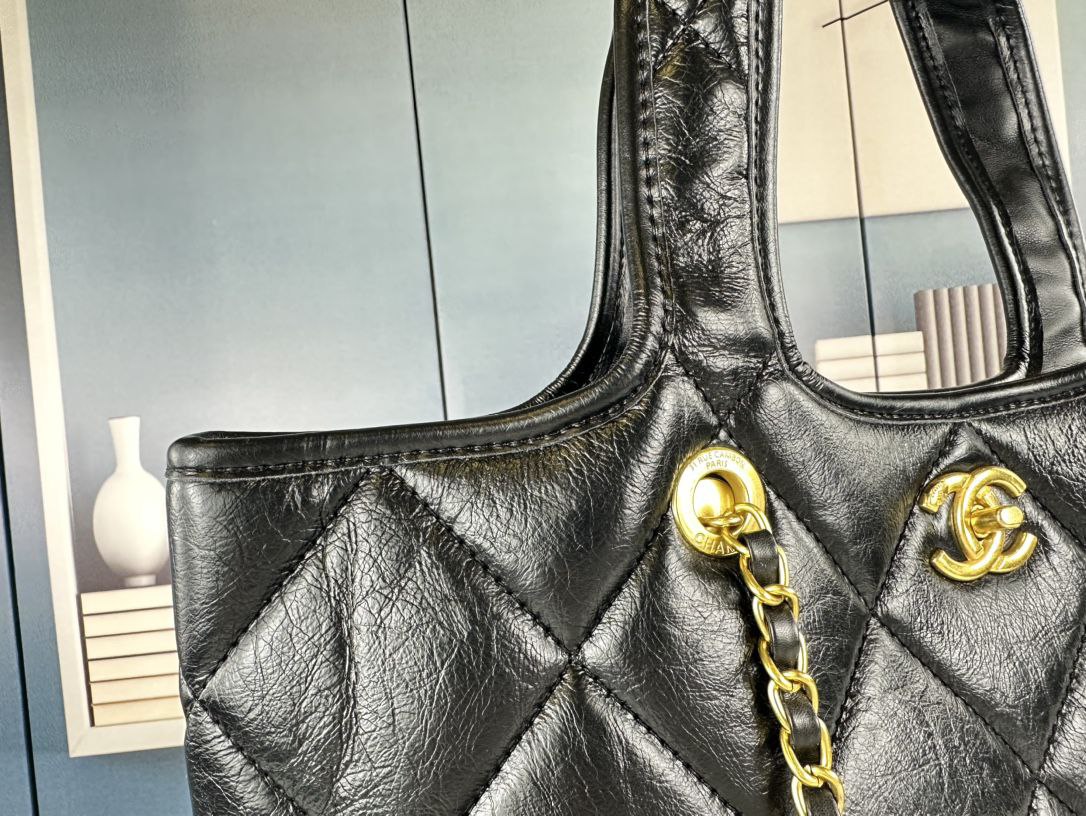Chanel Tote Bag