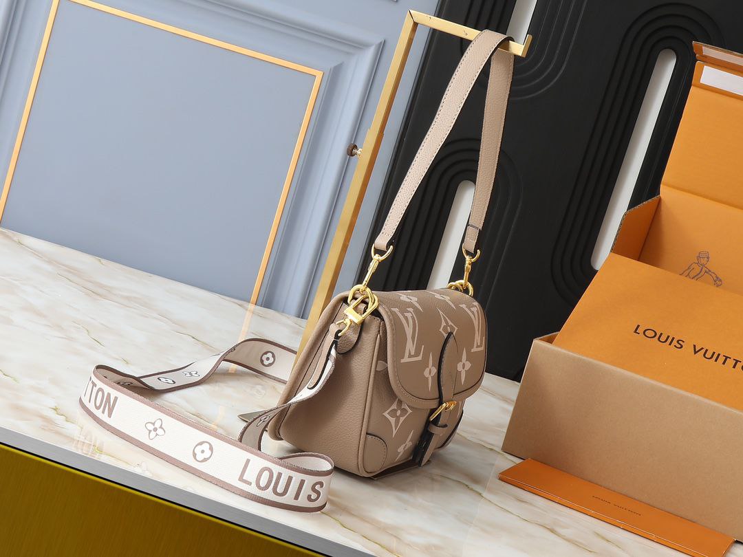 LOUIS VUITTON Diane Monogram Empreinte