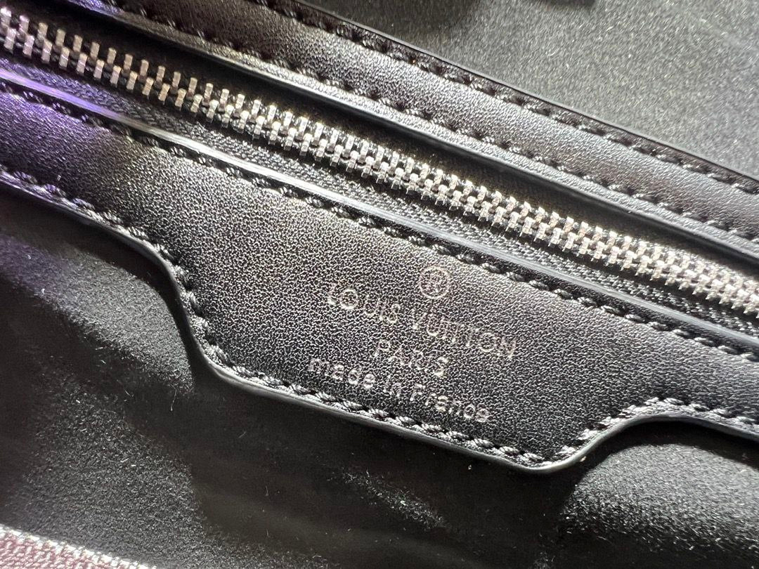 Louis Vuitton Neverfull MM Epi Black