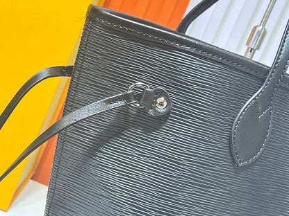 Louis Vuitton Neverfull MM Epi Black