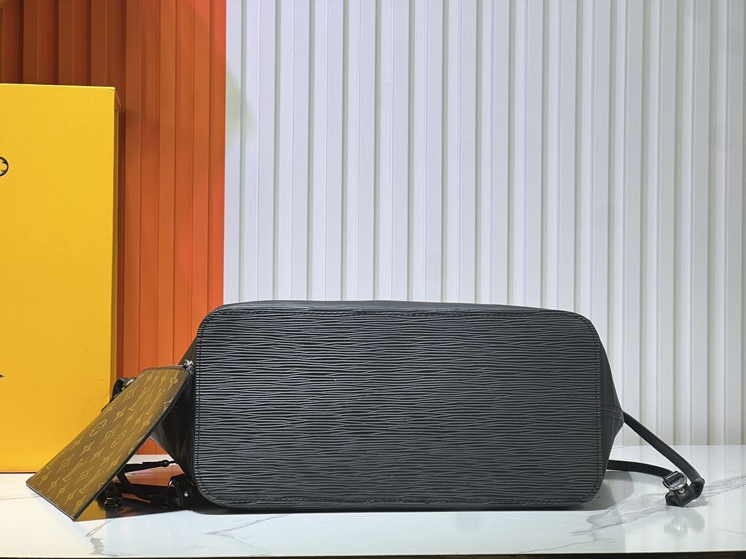 Louis Vuitton Neverfull MM Epi Black